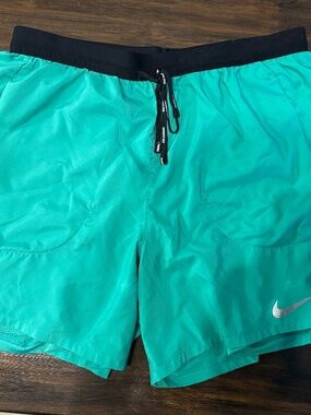 Nike Men’s 2 in 1 Shorts